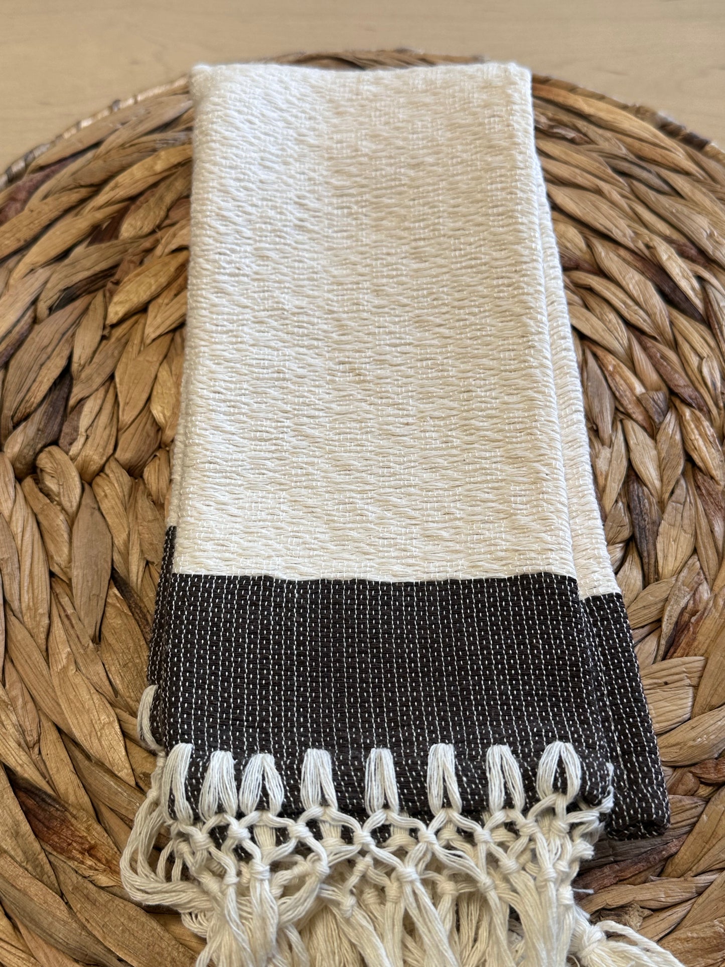 Beige/brown napkin