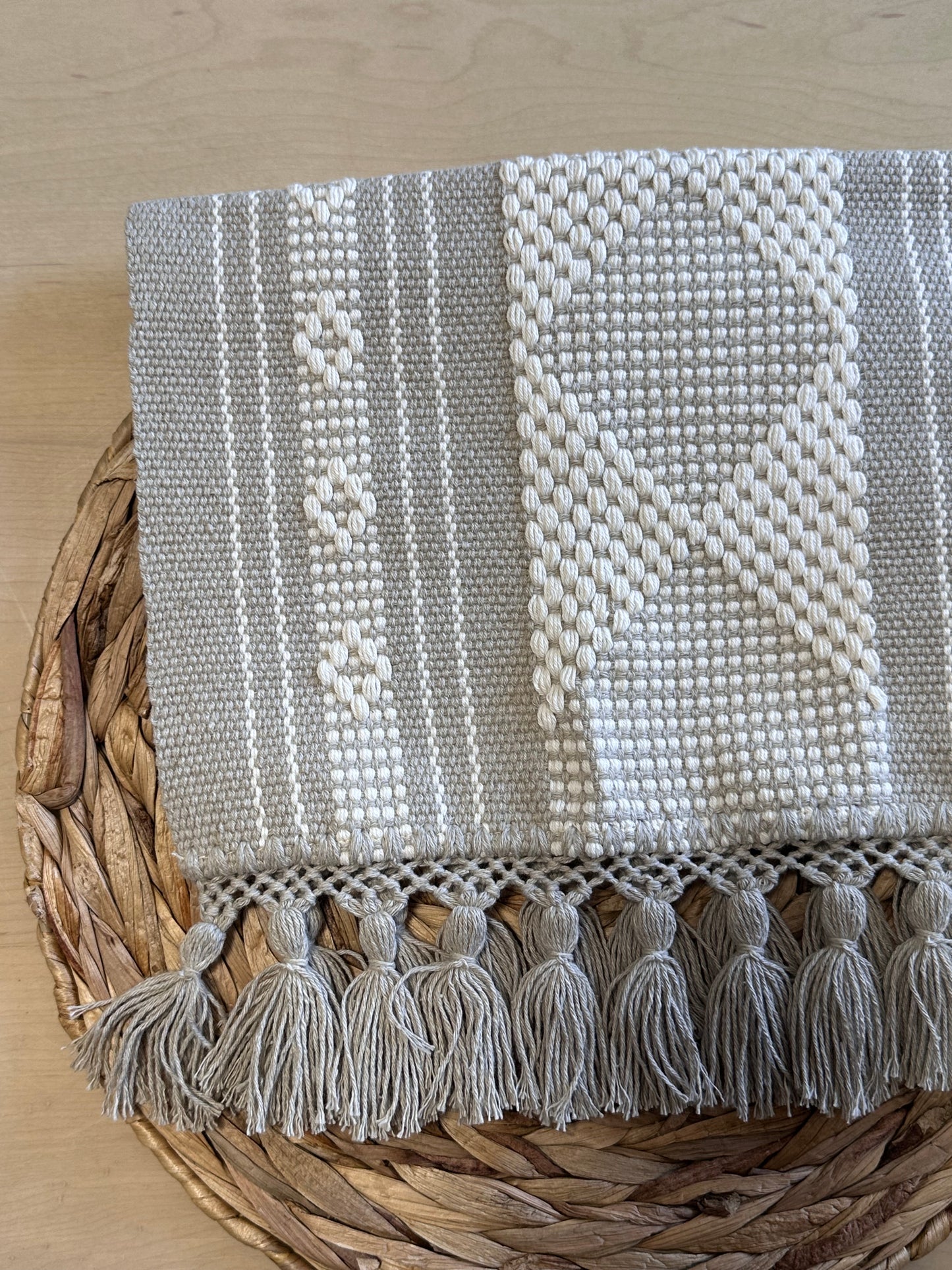 Waist loom placemat (gray)