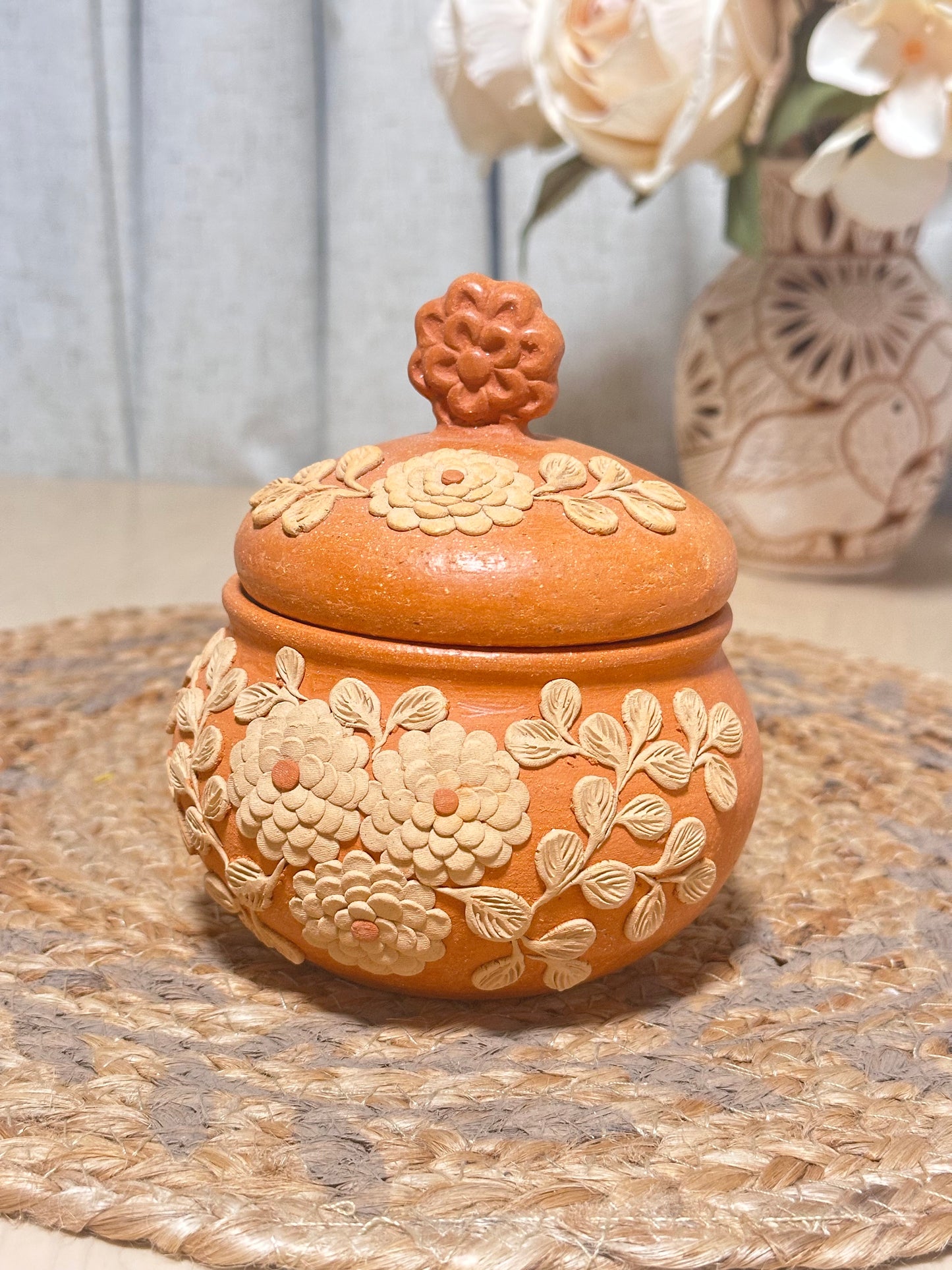 Azucarera bordada / Sugar bowl
