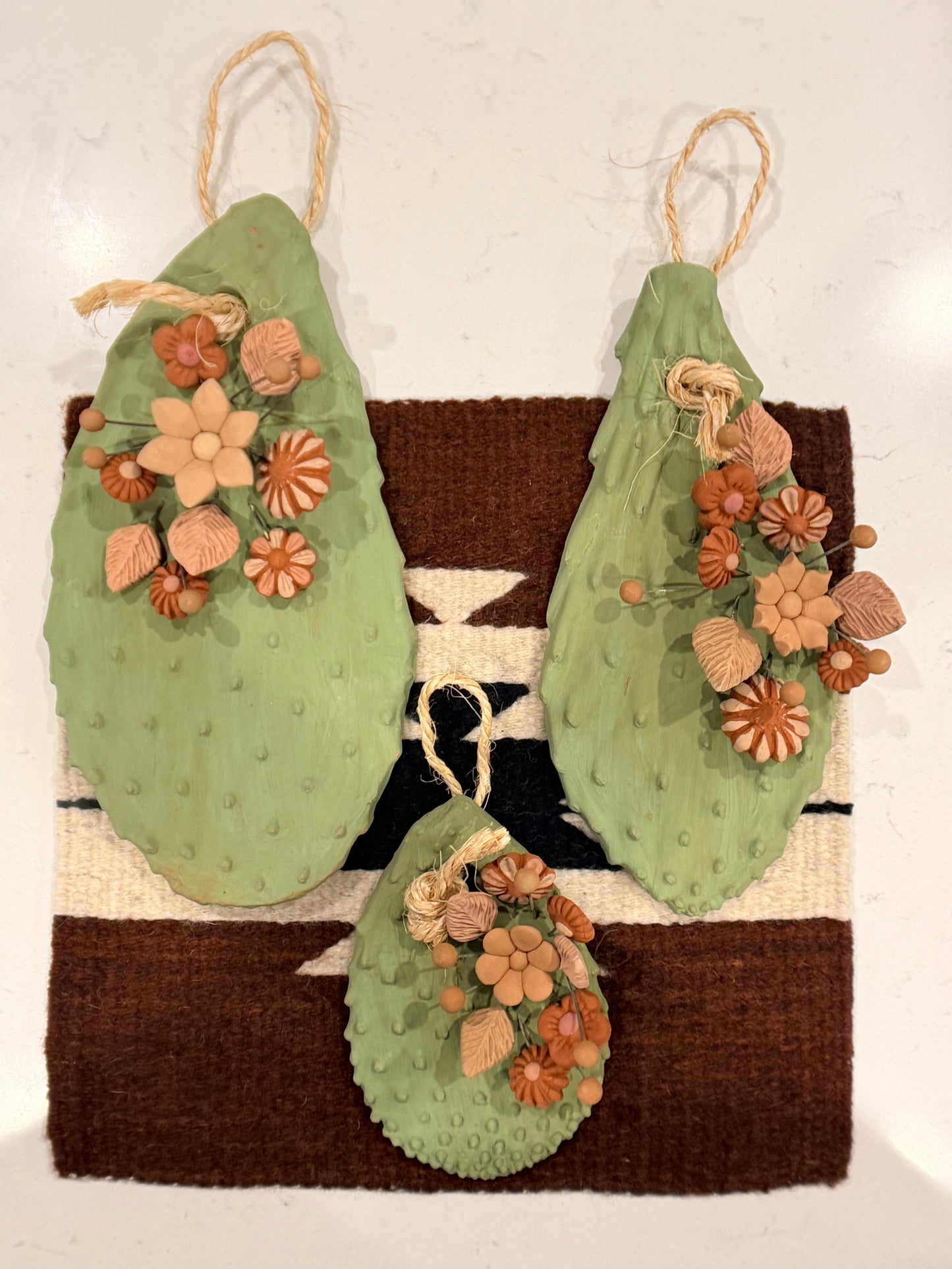 PRE ORDER Green Cactus de barro set of 3