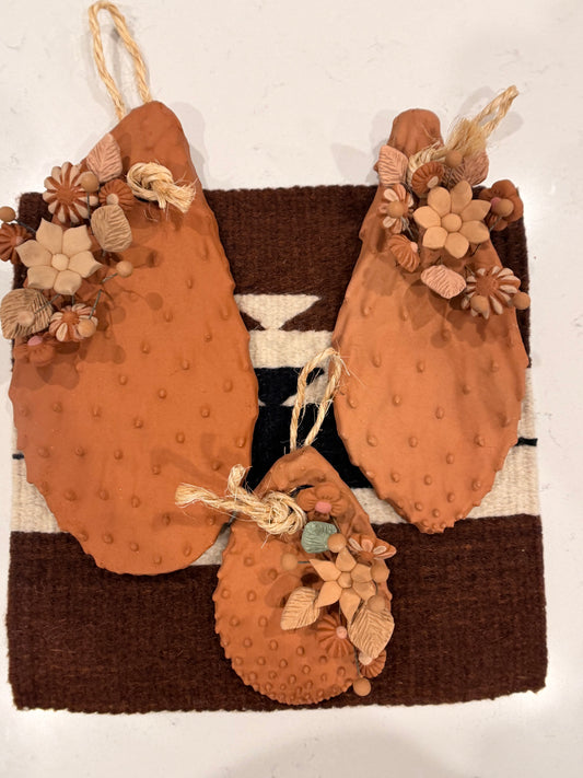 PRE ORDER Natural Cactus de barro set of 3