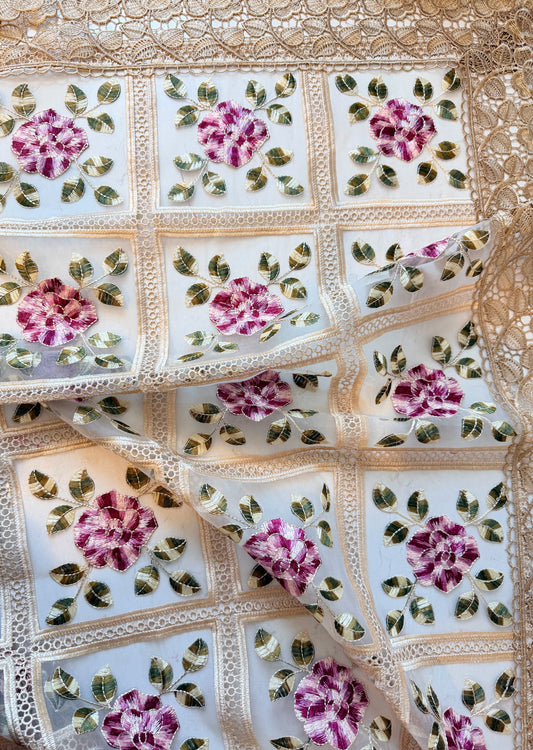 Rose Tablecloth (mi abuelita collection)