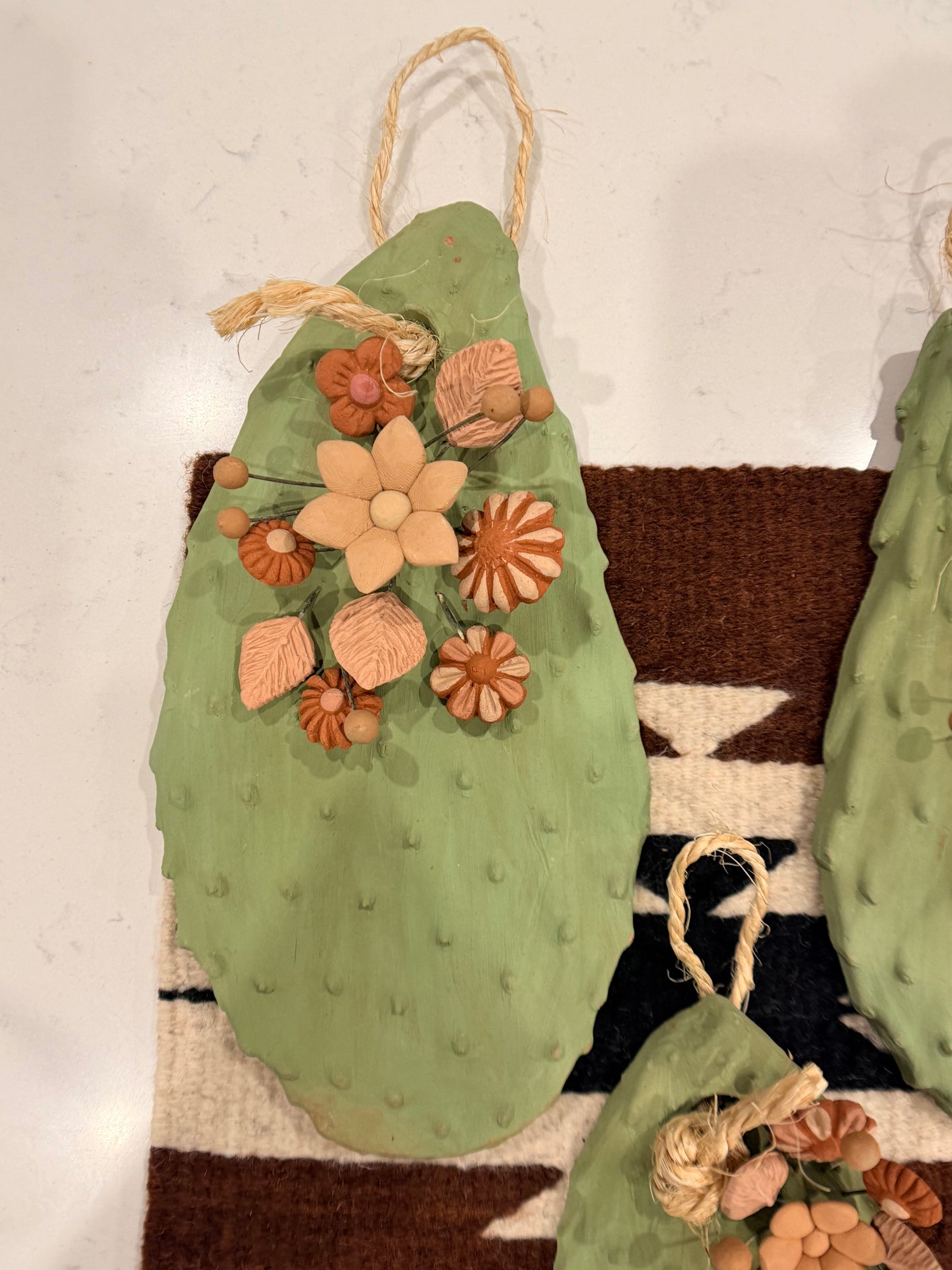 PRE ORDER Green Cactus de barro set of 3