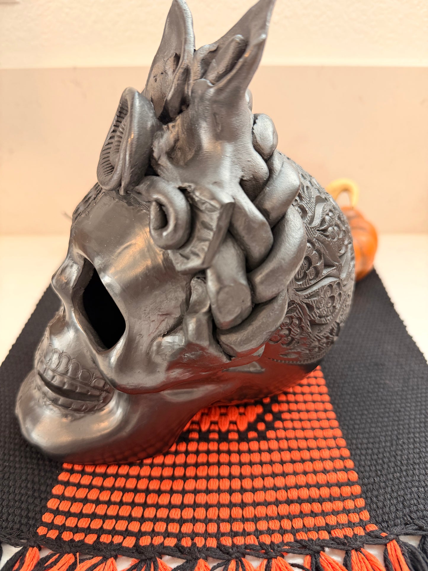 Barro negro Frida skull
