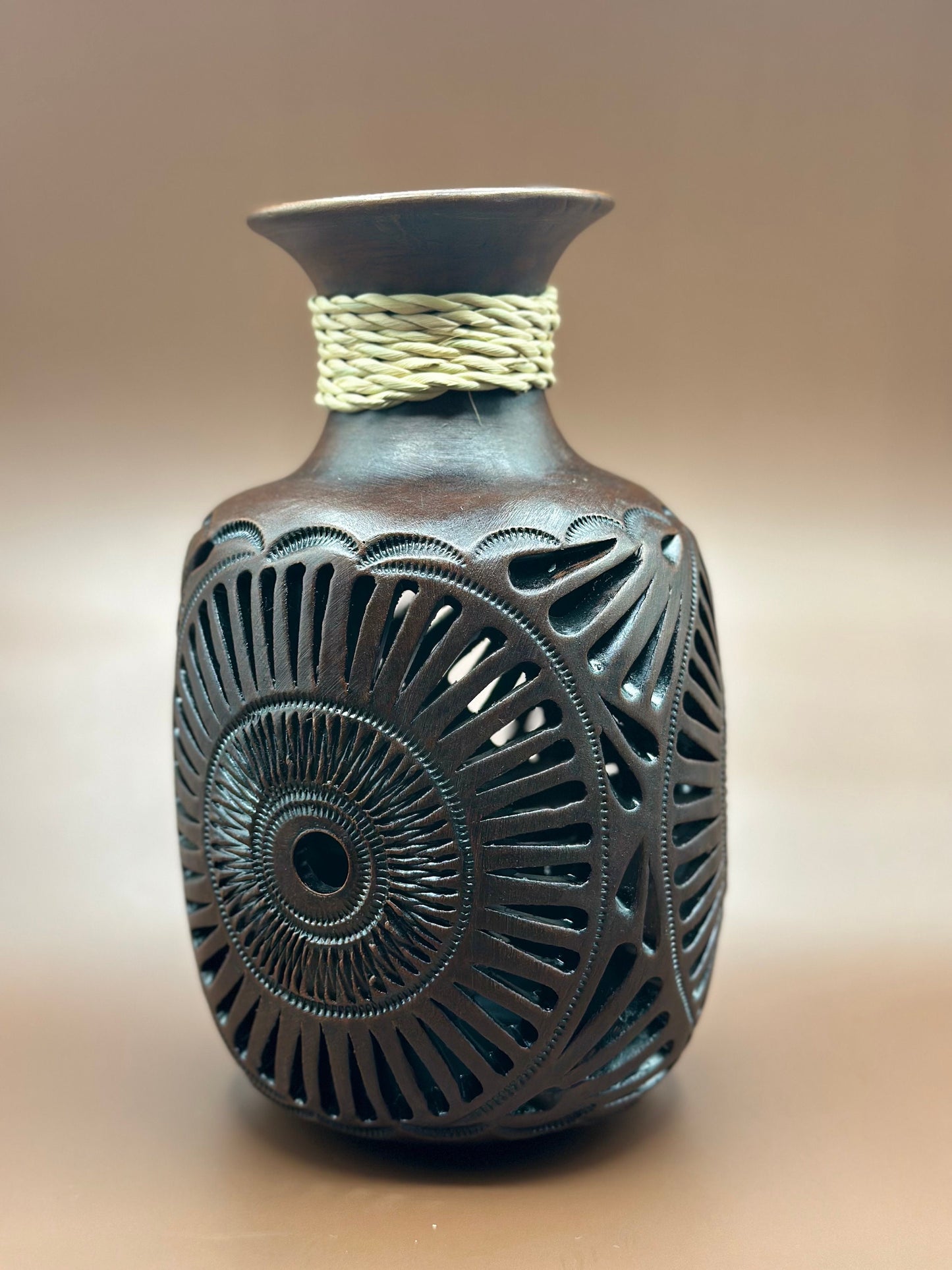 Barro Cafe Vases (Barro café/brown clay)