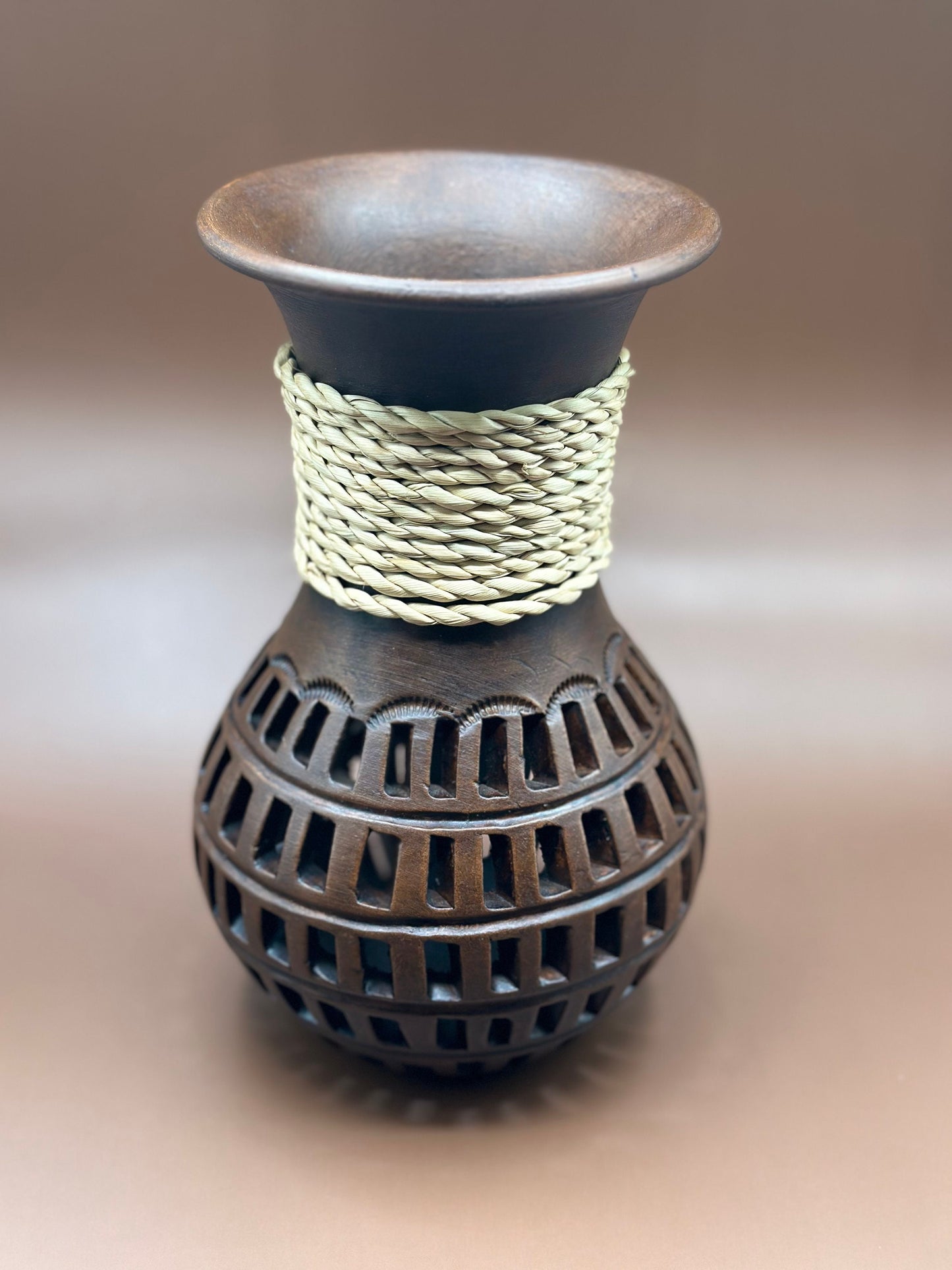 Barro Cafe Vases (Barro café/brown clay)